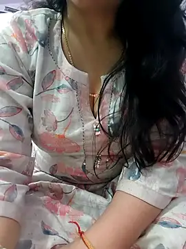 Snapshot of roshni_agrawal0 chatting on February 12, 2026, 7:47 am roshni agrawal0 online show from February 12, 2026, 7:47 am