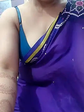 Snapshot of roshni_agrawal0 chatting on February 24, 2026, 1:31 pm roshni agrawal0 online show from February 24, 2026, 1:31 pm