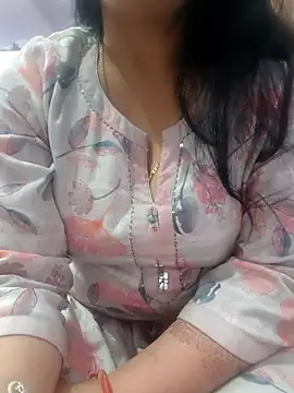 Snapshot of roshni_agrawal0 chatting on February 28, 2026, 9:10 am roshni agrawal0 online show from February 28, 2026, 9:10 am