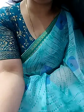 Snapshot of roshni_agrawal0 chatting on March 23, 2026, 9:57 am roshni agrawal0 online show from March 23, 2026, 9:57 am