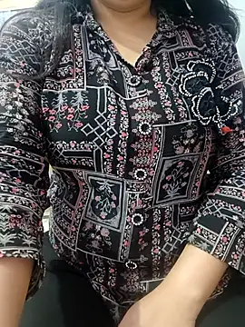 Snapshot of roshni_agrawal0 chatting on April 8, 2026, 3:17 am roshni agrawal0 online show from April 8, 2026, 3:17 am