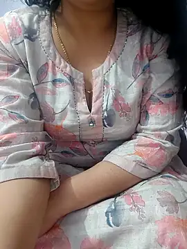 Snapshot of roshni_agrawal0 chatting on April 8, 2026, 3:34 pm roshni agrawal0 online show from April 8, 2026, 3:34 pm