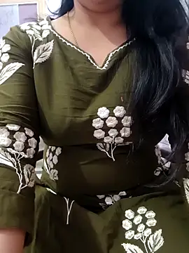 Snapshot of roshni_agrawal0 chatting on April 13, 2026, 12:10 pm roshni agrawal0 online show from April 13, 2026, 12:10 pm