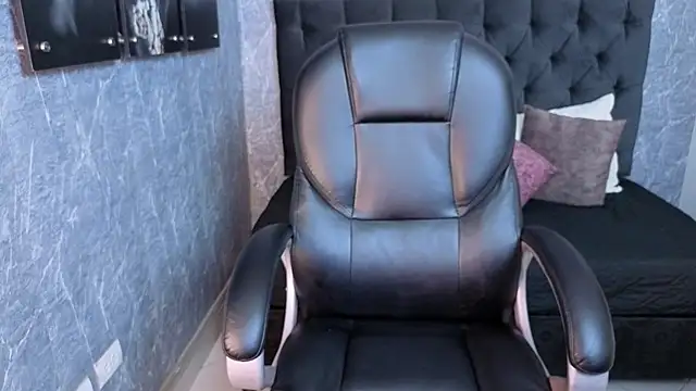 eileen  hills online show from November 27, 2025, 6:54 pm