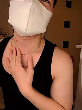 kqitooo online show from March 27, 2026, 5:57 am