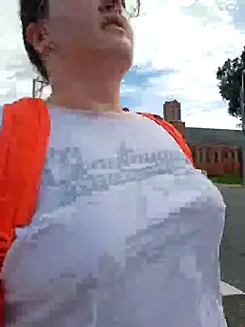 nuttiebuddy1 online show from September 16, 2025, 3:46 pm