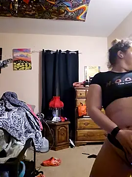 nuttiebuddy1 online show from November 5, 2025, 12:21 am