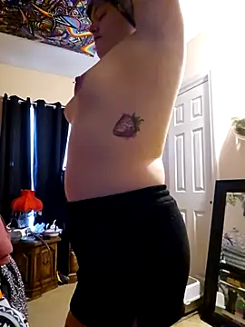 nuttiebuddy1 online show from December 5, 2025, 8:05 pm