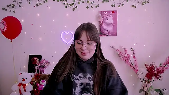 Snapshot of Amanda_Bright_ chatting on April 6, 2026, 11:00 am Amanda Bright online show from April 6, 2026, 11:00 am