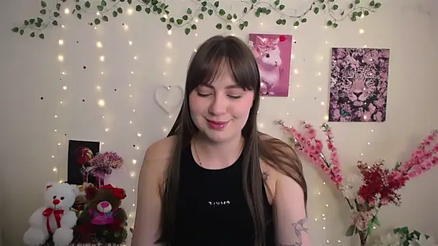 Amanda Bright  online show from May 25, 2026, 10:54 am
