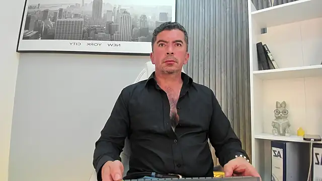 Snapshot of JuanKFit_45 chatting on July 12, 2026, 4:36 am JuanKFit 45 online show from July 12, 2026, 4:36 am