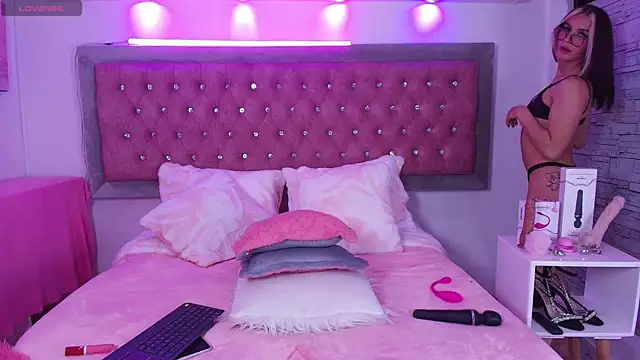 Bonn Glow online show from September 18, 2025, 4:36 am