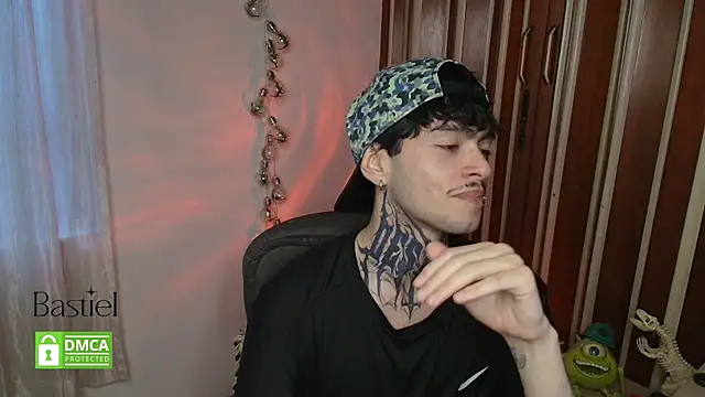 Mihail leroy online show from October 14, 2025, 10:43 pm