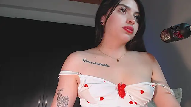 miaabroown online show from September 11, 2025, 9:37 pm