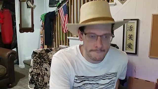 MasterDaddyCool online show from October 8, 2025, 9:07 am