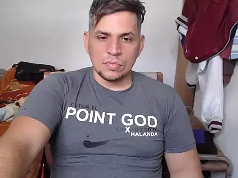 Pillinp01 online show from June 4, 2026, 8:37 pm
