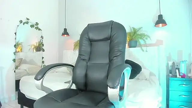 Ricky Owens1 online show from November 5, 2025, 8:09 pm