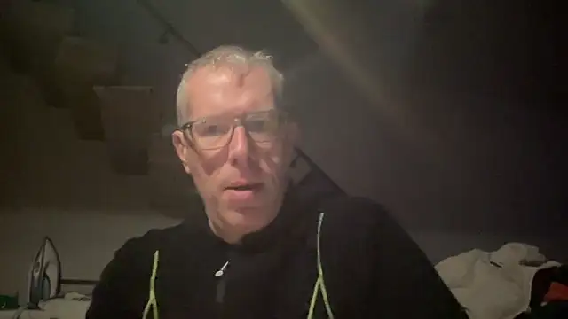 choupipat1 online show from October 2, 2025, 5:25 am