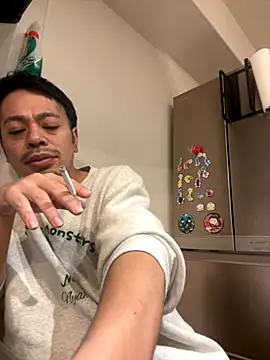 Snapshot of muut1215 chatting on November 18, 2025, 6:12 pm muut1215 online show from November 18, 2025, 6:12 pm