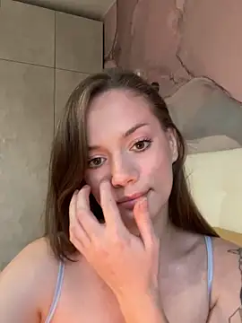 Rosie Holmes  online show from September 13, 2025, 2:39 pm