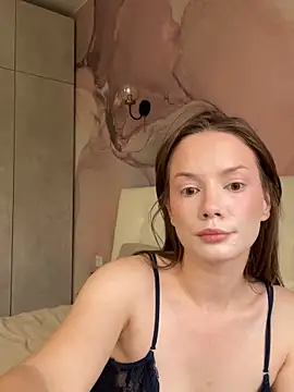 Rosie Holmes  online show from September 27, 2025, 3:22 am