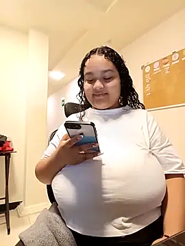 Snapshot of KITY_HILL chatting on March 24, 2026, 12:37 am KITY HILL online show from March 24, 2026, 12:37 am