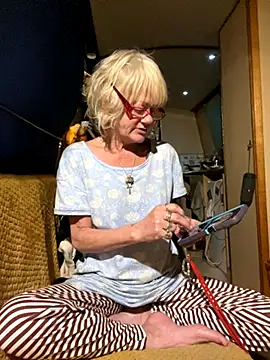 ladyboatlady online show from October 29, 2025, 11:50 pm