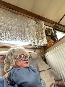 ladyboatlady online show from February 27, 2026, 1:22 pm