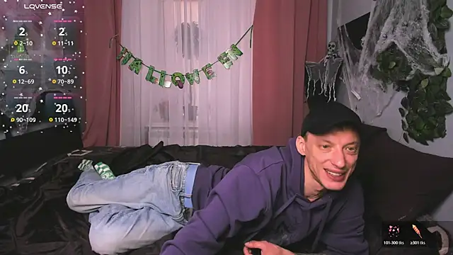 Snapshot of InkedJames chatting on October 22, 2025, 9:53 am InkedJames online show from October 22, 2025, 9:53 am