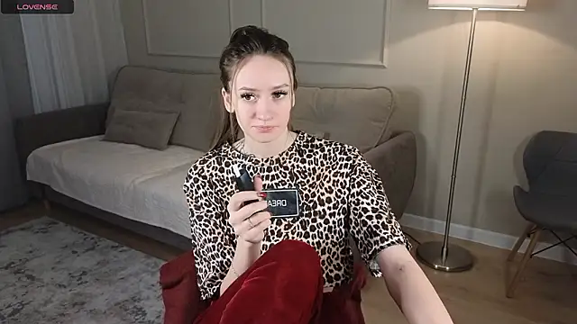 cutienaughtygirl online show from February 2, 2026, 5:39 am