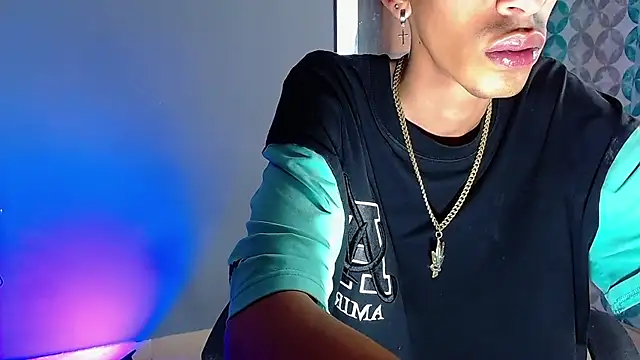 Snapshot of briamhoconor_xh chatting on June 17, 2026, 3:53 am briamhoconor xh online show from June 17, 2026, 3:53 am