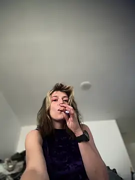Snapshot of MrsSizzle chatting on October 18, 2025, 8:09 pm MrsSizzle online show from October 18, 2025, 8:09 pm