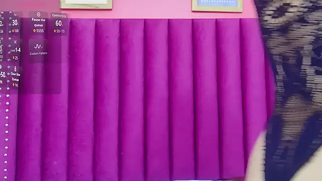 Snapshot of cutepetitee chatting on October 7, 2025, 8:06 pm cutepetitee online show from October 7, 2025, 8:06 pm