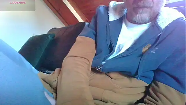 Snapshot of Vrenico-SC chatting on February 8, 2026, 10:29 am Vrenico-SC online show from February 8, 2026, 10:29 am