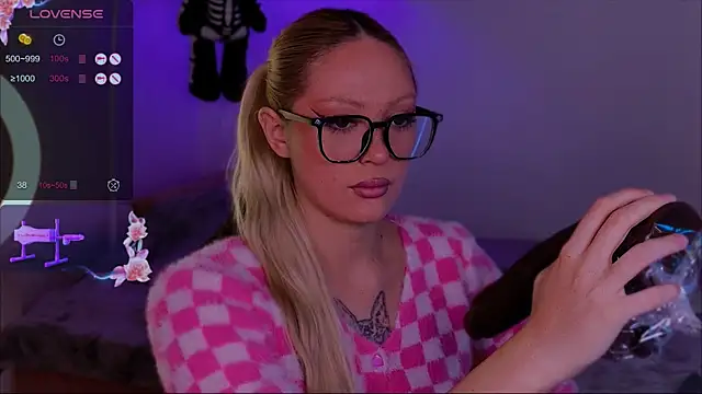 LeksaCandy online show from November 11, 2025, 3:12 pm