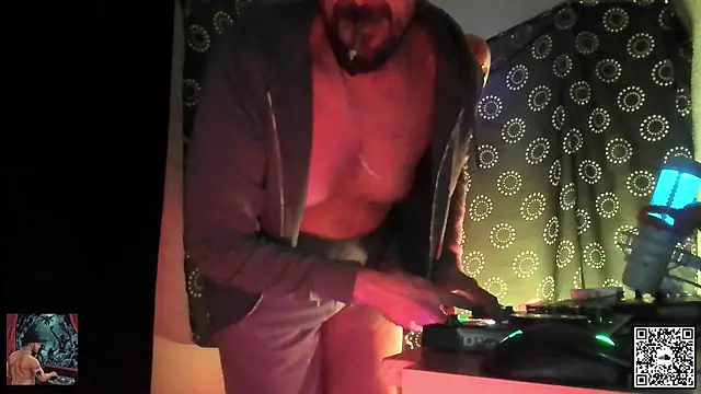 DjDiCKmannOnE online show from October 18, 2025, 8:42 pm