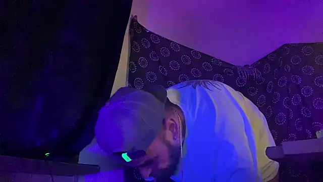 Snapshot of DjDiCKmannOnE chatting on March 21, 2026, 7:17 pm DjDiCKmannOnE online show from March 21, 2026, 7:17 pm