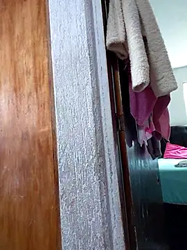 dyjaA online show from December 2, 2025, 5:19 pm