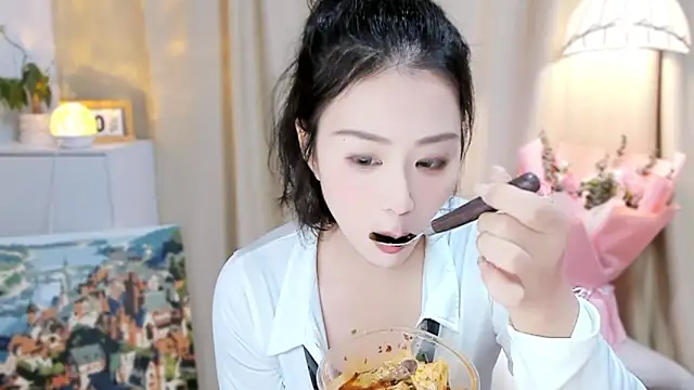 lumi65 online show from October 8, 2025, 11:41 am