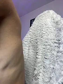 Snapshot of santiago_cutex chatting on February 2, 2026, 6:12 am santiago cutex online show from February 2, 2026, 6:12 am