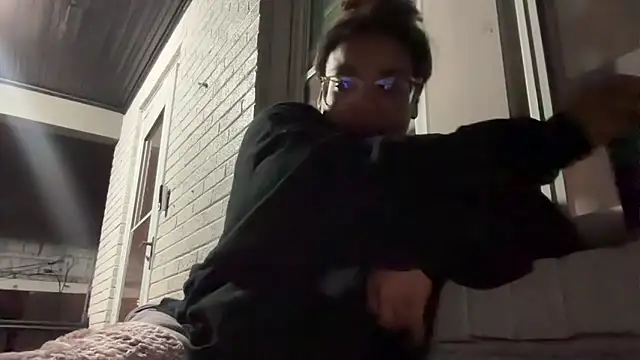 zahrabliss online show from September 14, 2025, 4:11 am