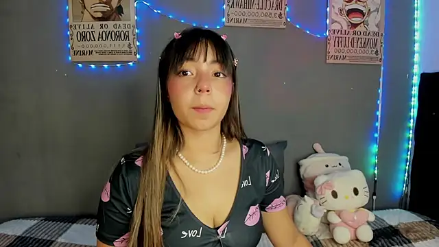 Snapshot of emma_grays2 chatting on July 2, 2026, 12:22 pm emma grays2 online show from July 2, 2026, 12:22 pm