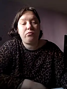Snapshot of Feuchtekitty92@xh chatting on April 15, 2026, 6:53 am Feuchtekitty92xh online show from April 15, 2026, 6:53 am