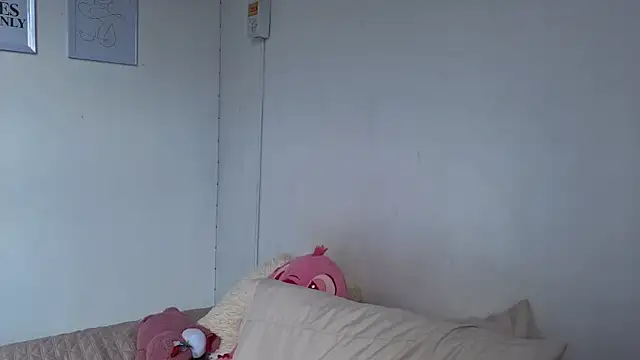 Penelophe01 online show from February 15, 2026, 6:59 pm