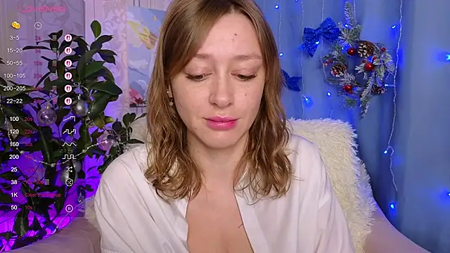 evashiny  online show from December 16, 2025, 3:11 am