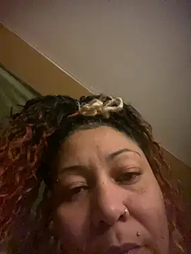 Snapshot of Flossee chatting on January 18, 2026, 5:55 am Flossee online show from January 18, 2026, 5:55 am