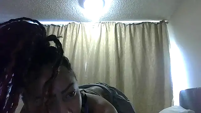 Snapshot of Flossee chatting on February 8, 2026, 12:14 am Flossee online show from February 8, 2026, 12:14 am