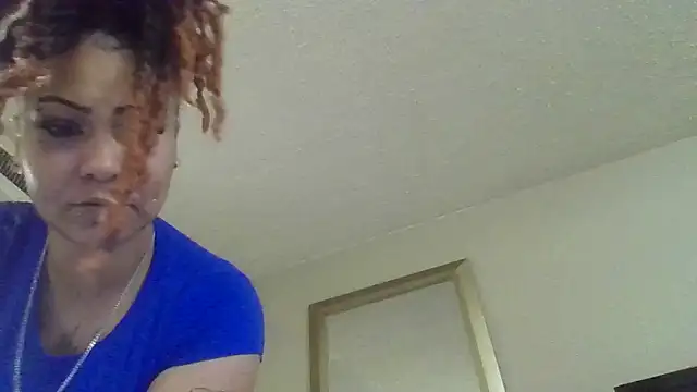 Snapshot of Flossee chatting on February 10, 2026, 5:00 am Flossee online show from February 10, 2026, 5:00 am