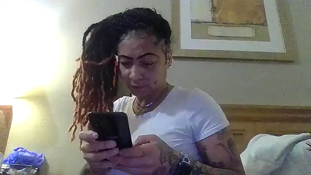 Snapshot of Flossee chatting on February 21, 2026, 10:44 pm Flossee online show from February 21, 2026, 10:44 pm