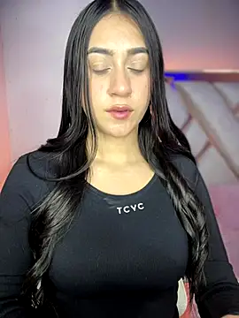 isabela l online show from September 28, 2025, 2:50 am